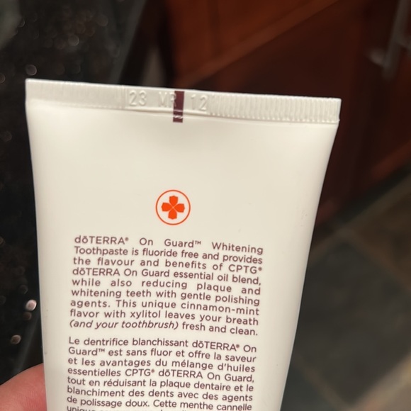 💕3/$20 - Doterra OnGuard toothpaste
Select 3/20 items from my closet- offer $20 - Picture 3 of 4